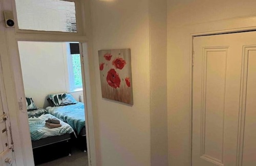 Gourock Appartement | 1 bed Flat With Basic Furnishings & White Goods