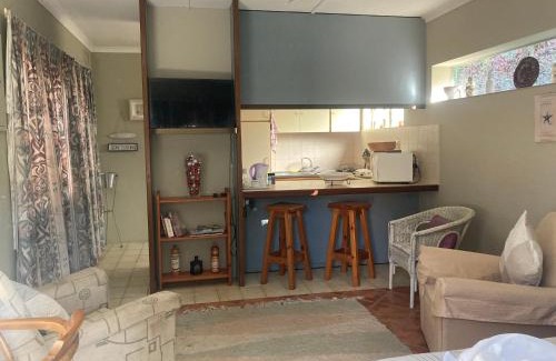 Umzumbe Appartement | 1 bed garden flat