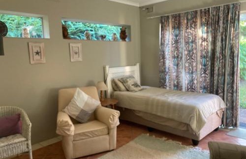 Umzumbe Appartement | 1 bed garden flat