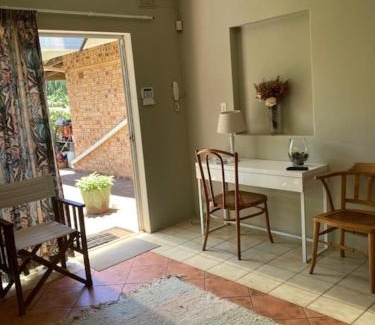 Umzumbe Appartement | 1 bed garden flat
