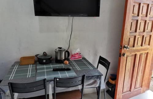 Zamboanga Maison | 1 Bed House - Sleeps 2 - Parking - Wifi