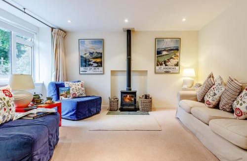 Blairgowrie Maison | 1 Bed in Blacklunans CA361