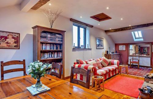 Combs Maison | 1 Bed in Combs PK674