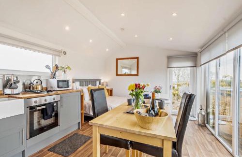 Dalry Maison | 1 Bed in Dalry 91417