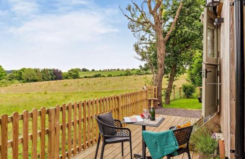 Bridport Maison | 1 Bed in Salwayash 95502