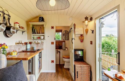 Bridport Maison | 1 Bed in Salwayash 95502