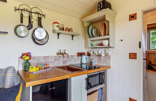 Bridport Maison | 1 Bed in Salwayash 95502