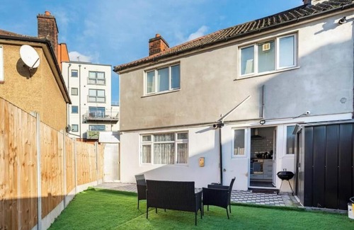 Cranbrook Appartement | 1 Bed-Sleeps 4-Free Parking-30 Min to central Ldn