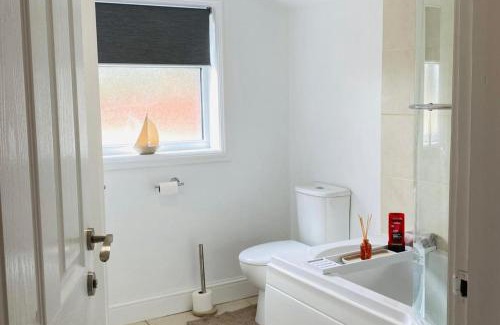 Hethel Appartement | 1 bed-Sleeps 4-Garden-Near Snetterton Circuit