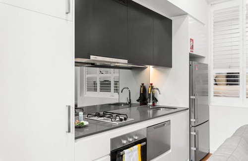 Kensington Appartement | 1-Bed Unit with Alfresco Dining and BBQ