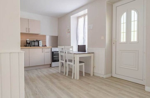 Saint-Honore-les-Bains Appartement | Vrbo Property