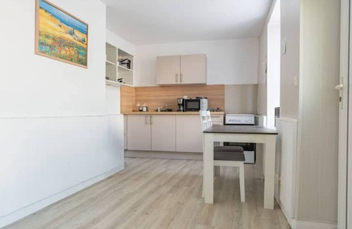 Saint-Honore-les-Bains Appartement | Vrbo Property