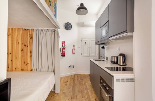 Algueirao - Mem Martins Appartement | Vrbo Property