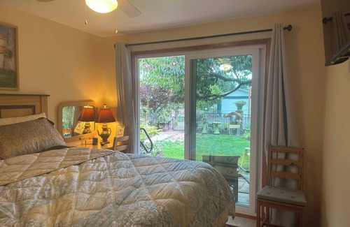 Des Moines Maison | 1-Bedroom-2PAX-“Helen’s Garden House”🏡Minutes from airport@Des Moines-Seattle WA
