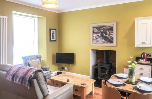 Gilmerton Cottage | You’ll love the extra space that this charming cottage offers.