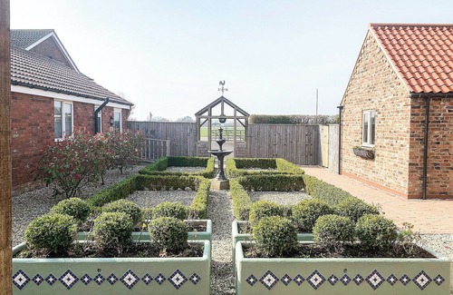North Somercotes Cottage | 1 bedroom accommodation in North Somercotes, Mablethorpe