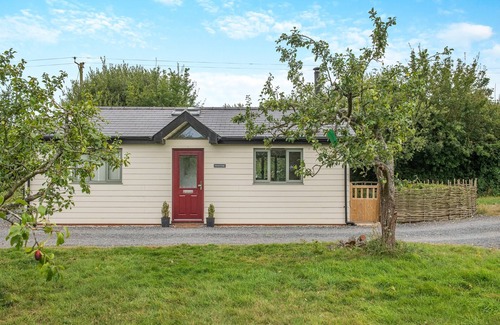 North Weald Cottage | Surrounded by fruit trees in this quiet rural part of Essex, is this beautiful holiday hideaway.