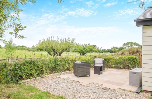 North Weald Cottage | Surrounded by fruit trees in this quiet rural part of Essex, is this beautiful holiday hideaway.