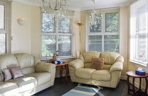 Bumble's Green Cottage | A serene and cosy lodge nestled in the picturesque countryside of the Lea Valley regional park.