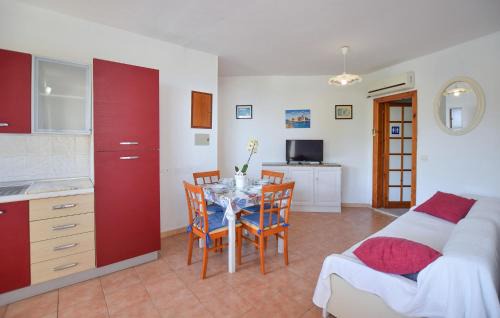 Santa Maria del Mare Torrazzo Appartement | 1 Bedroom Amazing Apartment In Staletti