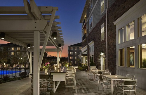 Newtown Square Appartement | 1-Bedroom Apartment - 7-day min. - Background check/Lease Required