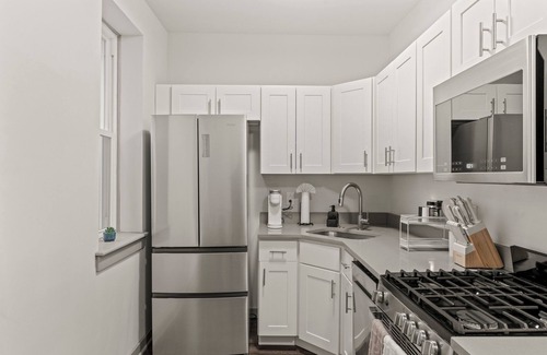 Spruce Hill Appartement | 1 Bedroom Apartment with in unit laundry, wifi, ac, utilities included