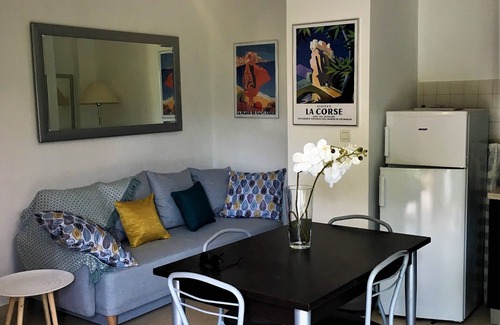 Palasca Appartement | Appartement 1 chambre entièrement rénové dans résidence avec piscine commune