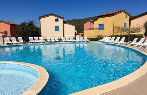 Palasca Appartement | Appartement 1 chambre entièrement rénové dans résidence avec piscine commune