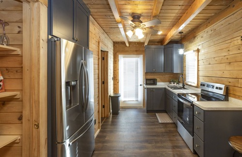 Dillsburg Chalet De Ski | 1 Bedroom Chalet on 13 acres for couples to stay and rejuvenate their marriage