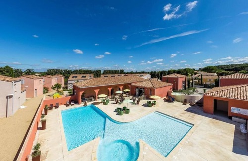 Saint-Christol Copropriété | Vrbo Property
