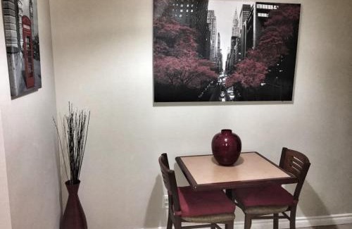 Downtown Gatineau Appartement | 1-Bedroom Cozy Suite #23 by Amazing Property Rentals