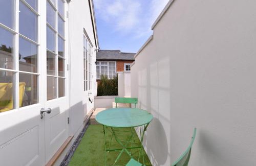 Odiham Appartement | 1 bedroom flat in centre of Odiham- free parking