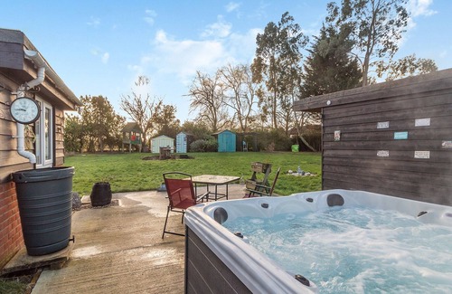Repps with Bastwick Cabine | 1 bedroom accommodation in Repps-with-Bastwick