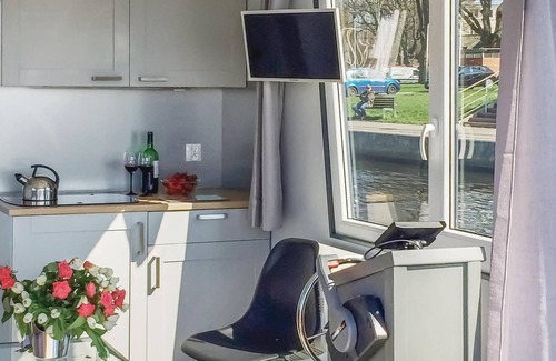 Demmin Location De Bateaux | Magnifique navire d'une chambre à.
