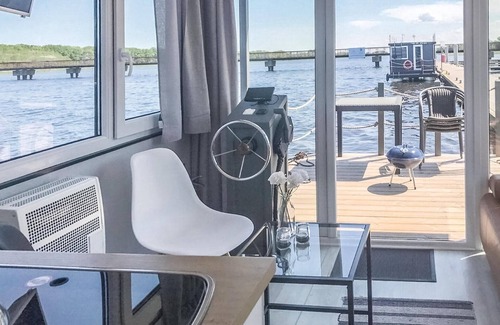 Demmin Location De Bateaux | Magnifique navire d'une chambre à.