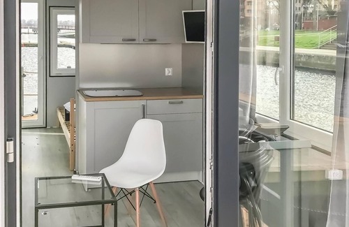 Demmin Location De Bateaux | Magnifique navire d'une chambre à.