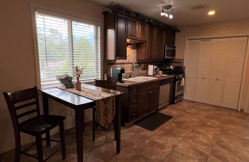 Pusch Ridge Estates Maison | 1 bedroom guest home in Oro Valley! Mountain views, hot tub. Private entry!