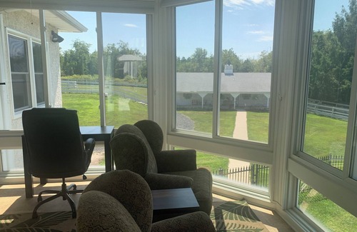 Forest Grove Maison | 1-bedroom guesthouse with sunroom and gas fireplace on Bloom Farm in Doylestown