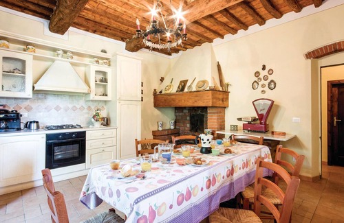 Saturnana Maison | Linda