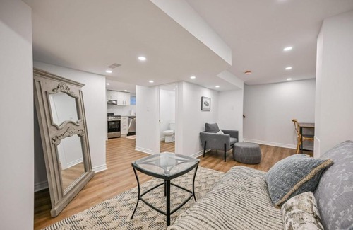 Burlington Appartement | 1 Bedroom Lower Level Suite in Burlington -The Jacob at Bellwood