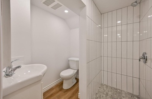 Burlington Appartement | 1 Bedroom Lower Level Suite in Burlington -The Jacob at Bellwood