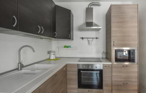Paggi Maison | 1 Bedroom Nice Home In Carasco