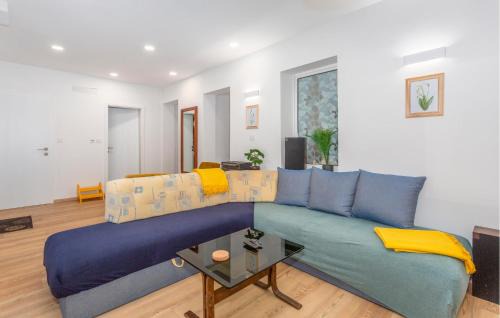 Sarsoni Maison | 1 Bedroom Nice Home In Lukezi