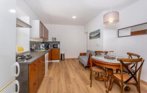 Sarsoni Maison | 1 Bedroom Nice Home In Lukezi