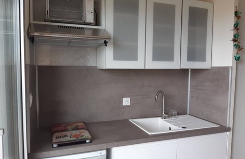 Saint-Pierre-la-Mer Appartement | Studio avec 1 chambre avec vue sur mer. Idéal pour 2 adultes et 1 enfant.