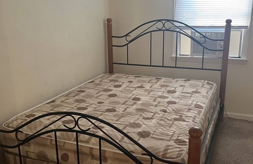 Ferguson Maison | 1 bedroom shared space with 2 other tenants in a 3 bedroom single family.