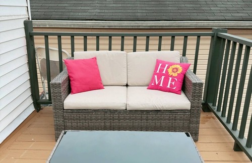 Newark Appartement | 1 Bedroom Urban Retreat with Patio & Gym!