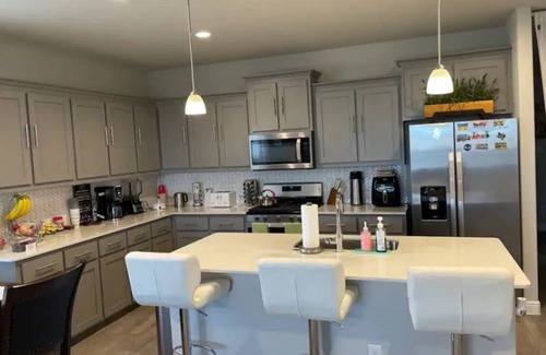 Krum Maison | 1 bedroom with queen size bed and shared bathroom one guest per room