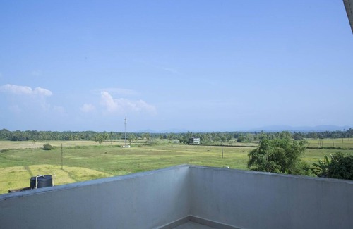 Fatrade Lit Et Petit-Déjeuner | 1 appartement de service bhk à Goa avec vue sur la montagne