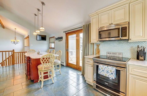 Southend Maison | 1 Block to Inlet Beach: Brigantine Family Home